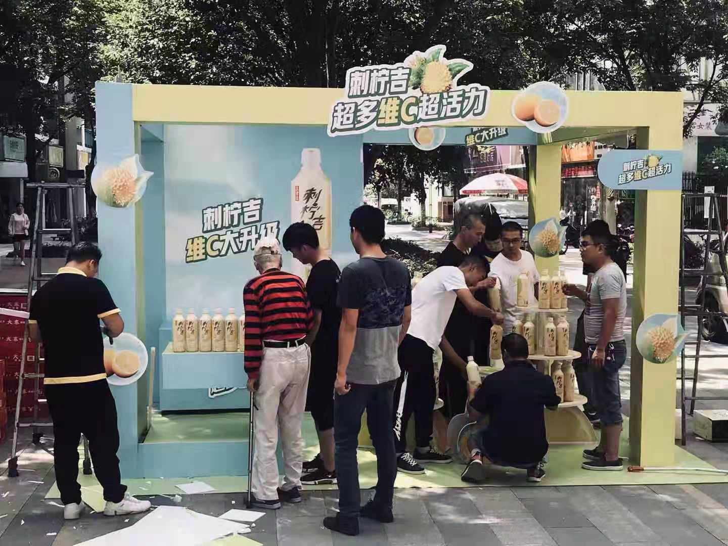 王老吉推广快闪快闪活动-无锡万科城市花园一区