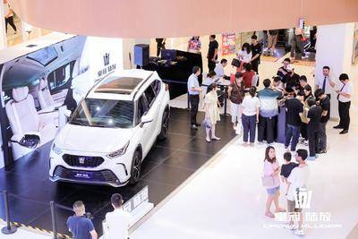 一汽丰田皇冠陆放-杭州金沙天街购物中心-钻石中庭