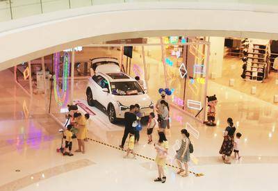 哪吒汽车全国巡展长沙站-长沙德思勤四季汇购物中心