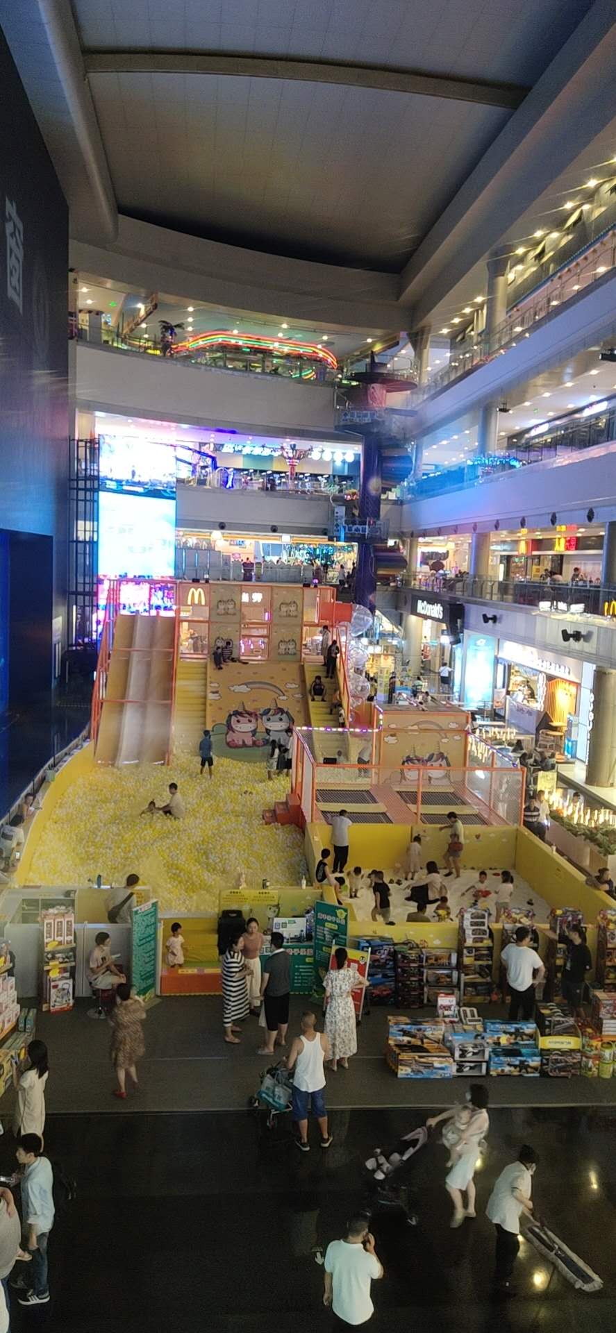 海洋球快闪活动-成都海滨城购物中心